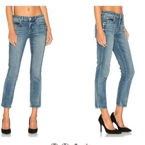 AMO Kate Jean in Girl Crush